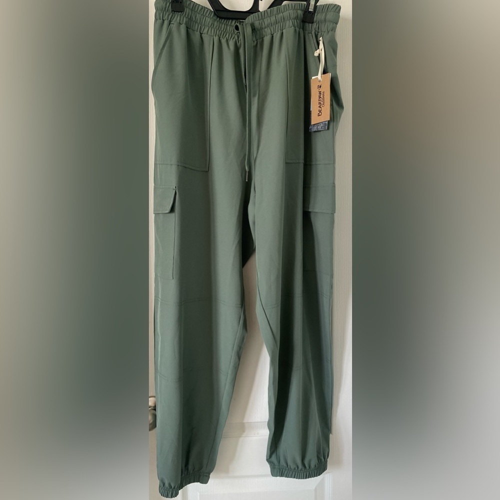 Women’s Bearclaw green joggers size-XL